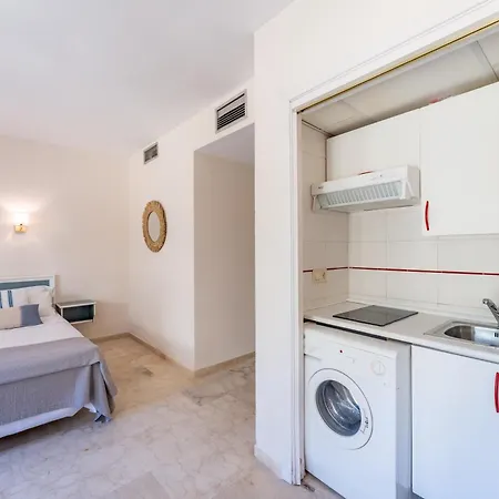 Ξενοδοχείο με διαμερίσματα Fontana Marbella & Mijas Costa 4*